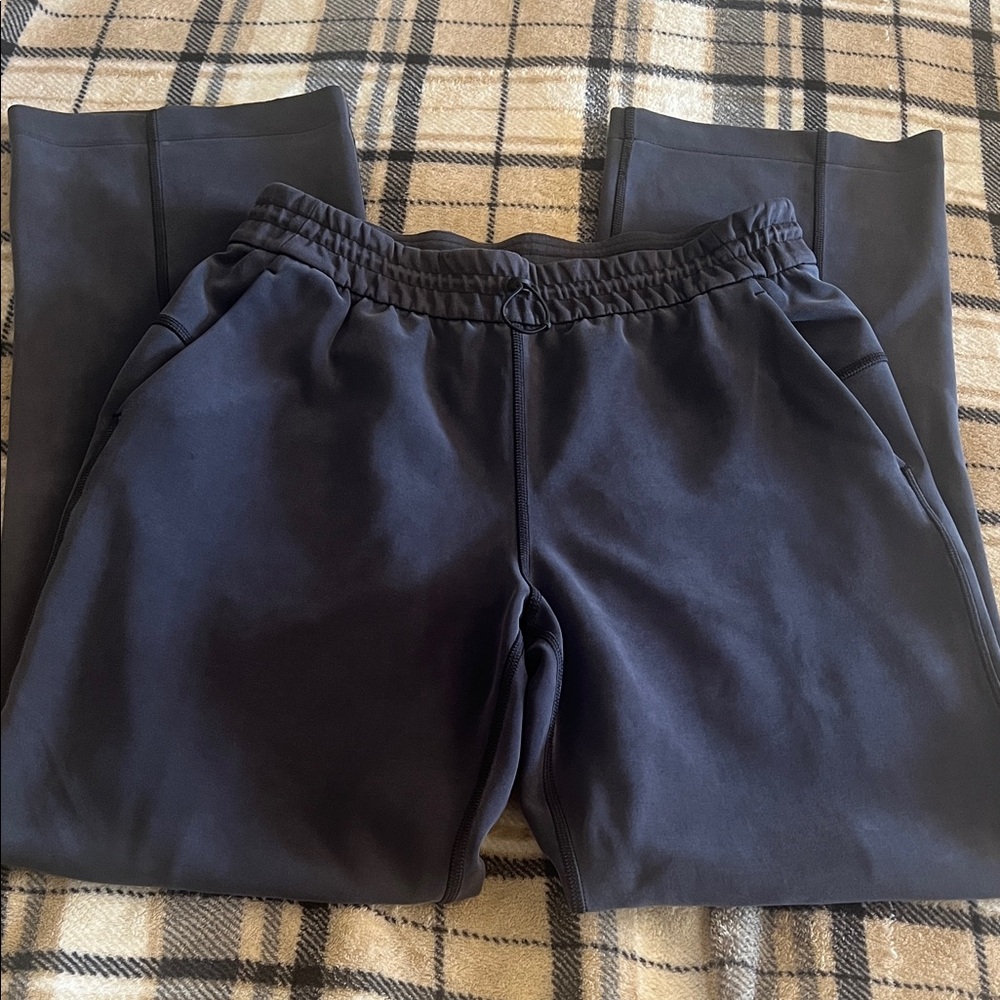 Lululemon black softstream joggers